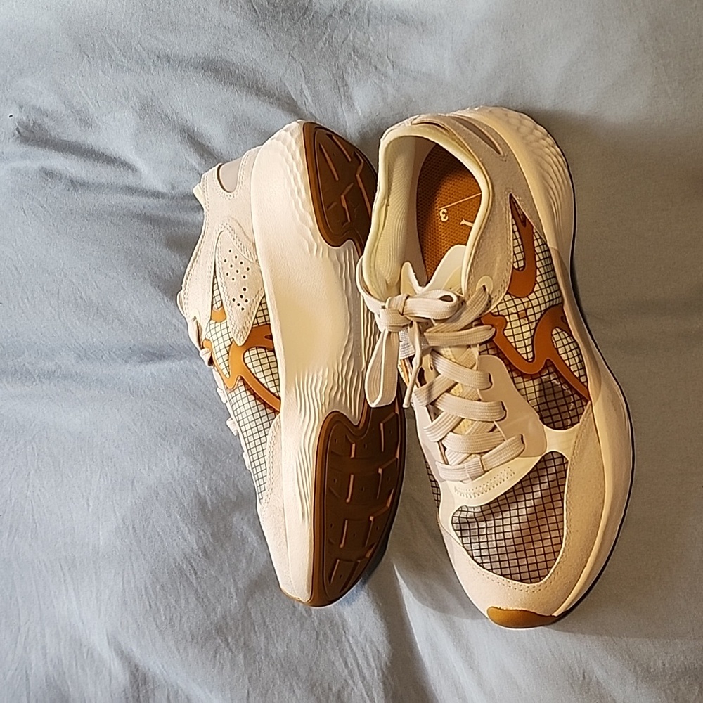 Womens Nike Delta 3 Low